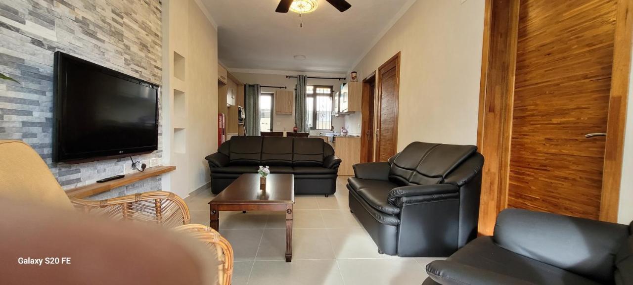 Pearl Gate Residence, Aprt No2 Flic en Flac Bagian luar foto